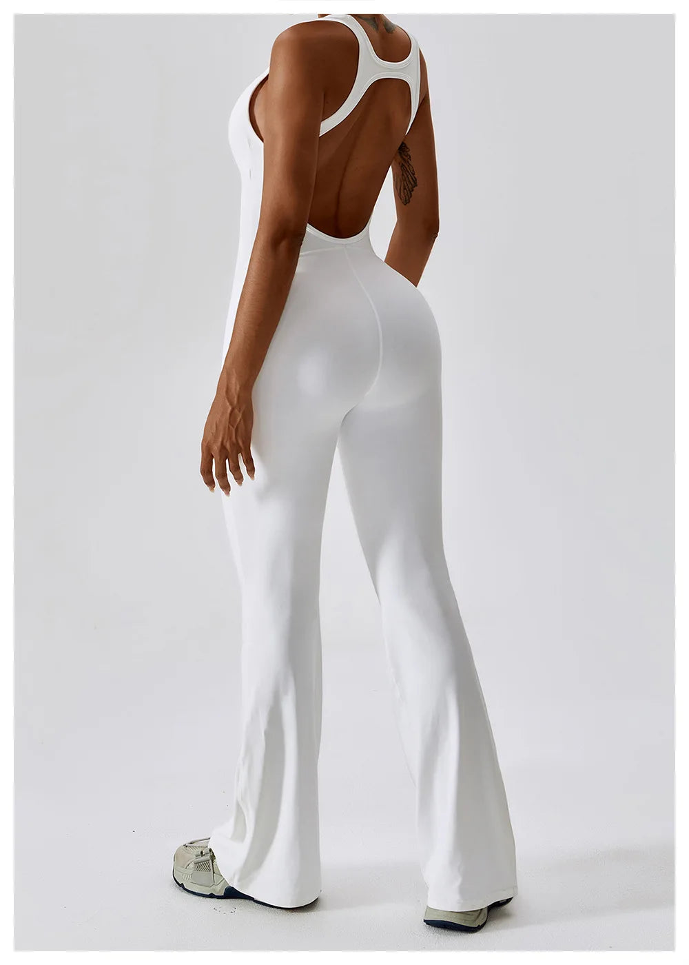 WHITE JASMINE – ELEGANT FITNESS BODYSUIT