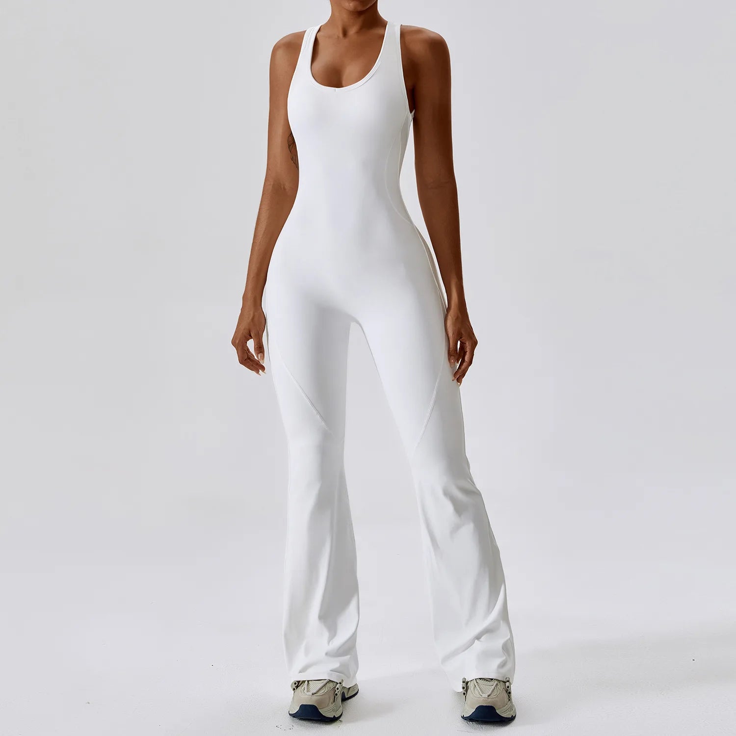 WHITE JASMINE – ELEGANT FITNESS BODYSUIT